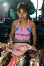 Iquitos Markt Fisch Verkäuferin